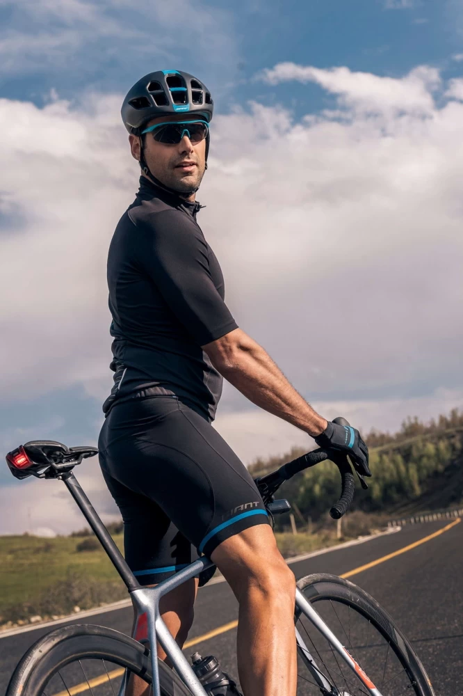 Giant Stratos Lite Sunglasses - Black/grey - Image 3