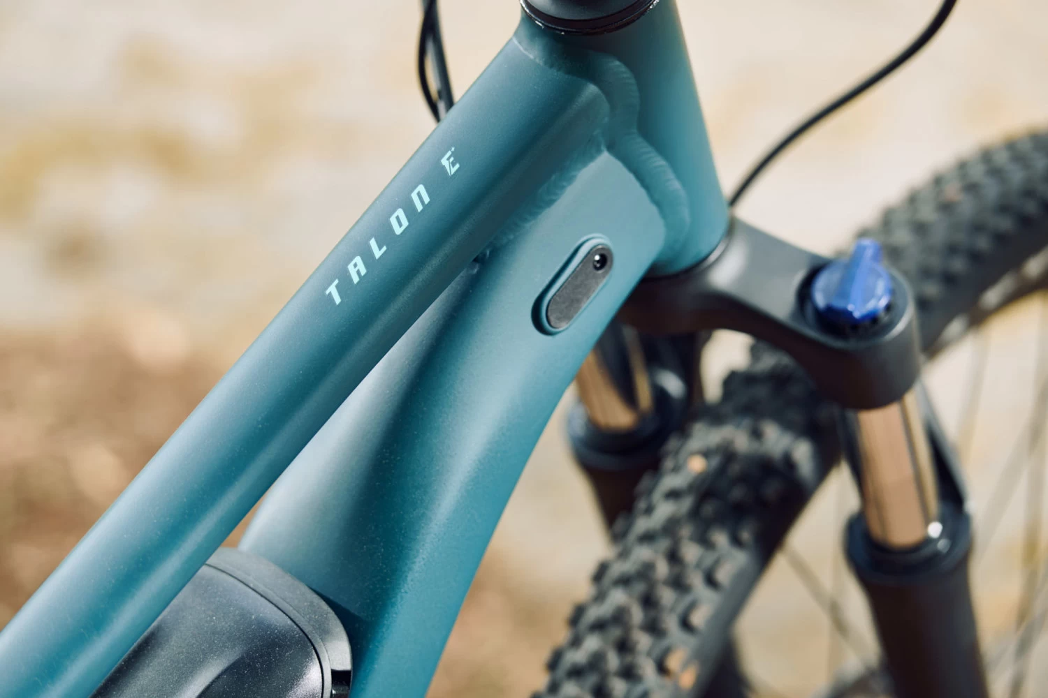 Giant TALON E+ JR. 26 - 26" Teen Electric Mountain Bike - 2023 - Deep Lake - Image 11